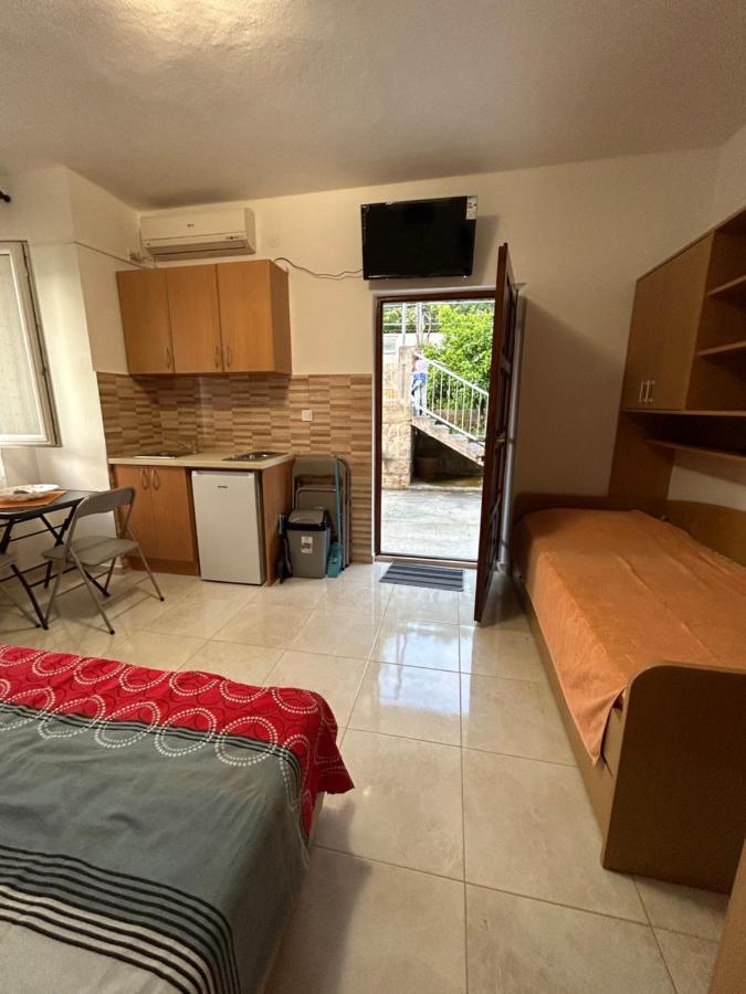 Lazarus Bigova Apartments Tivat Exteriér fotografie