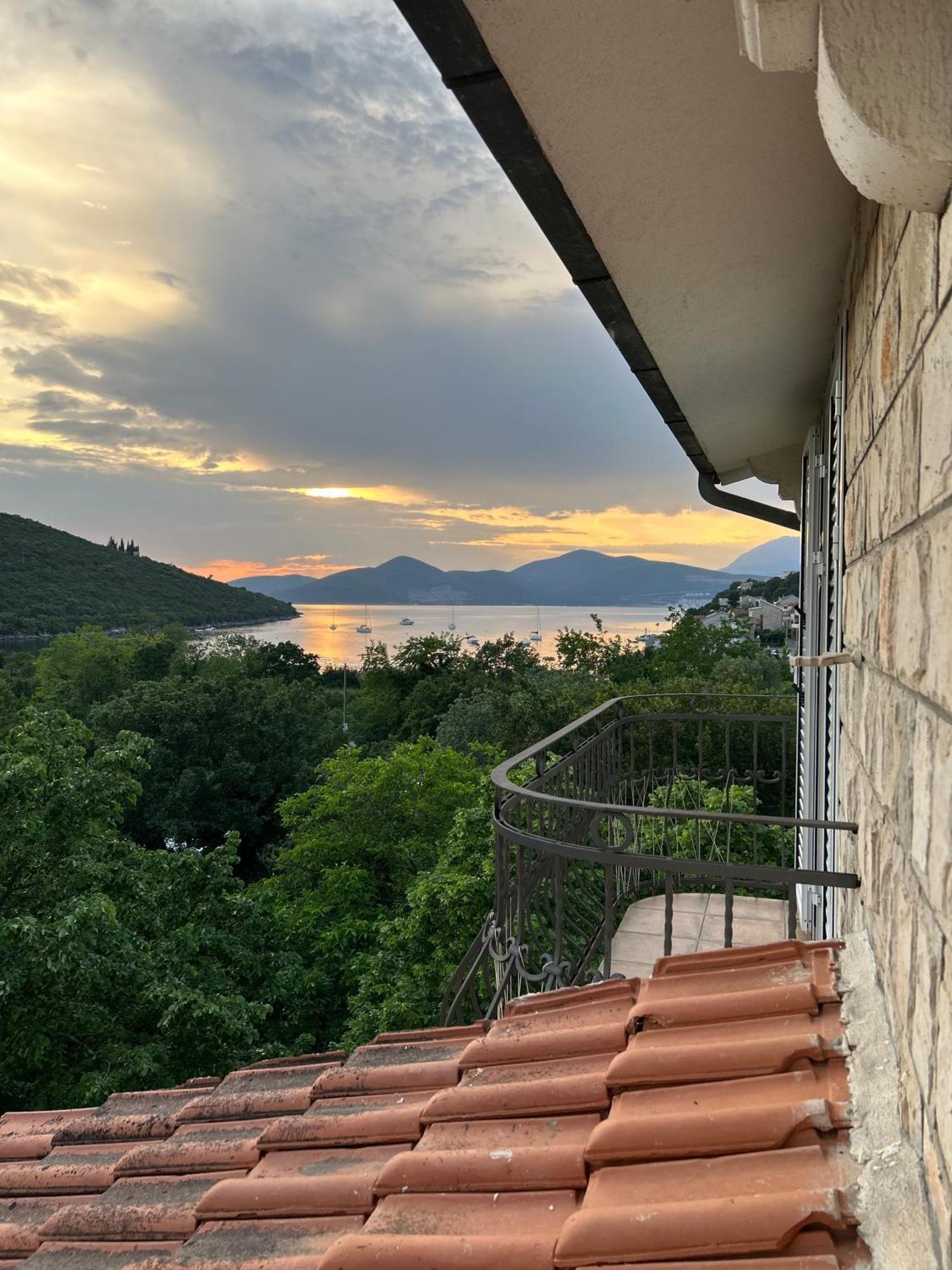 Lazarus Bigova Apartments Tivat Exteriér fotografie