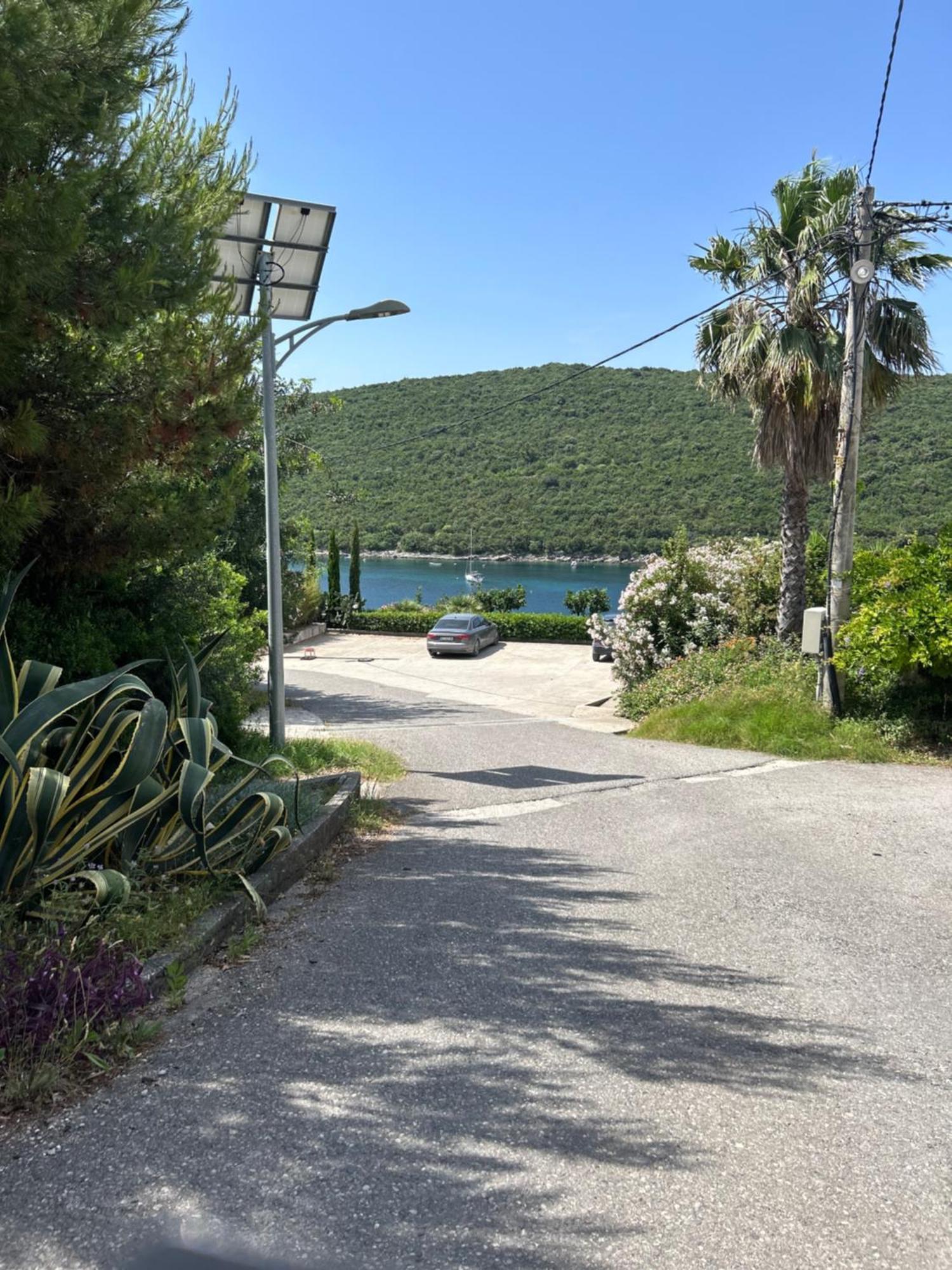 Lazarus Bigova Apartments Tivat Exteriér fotografie