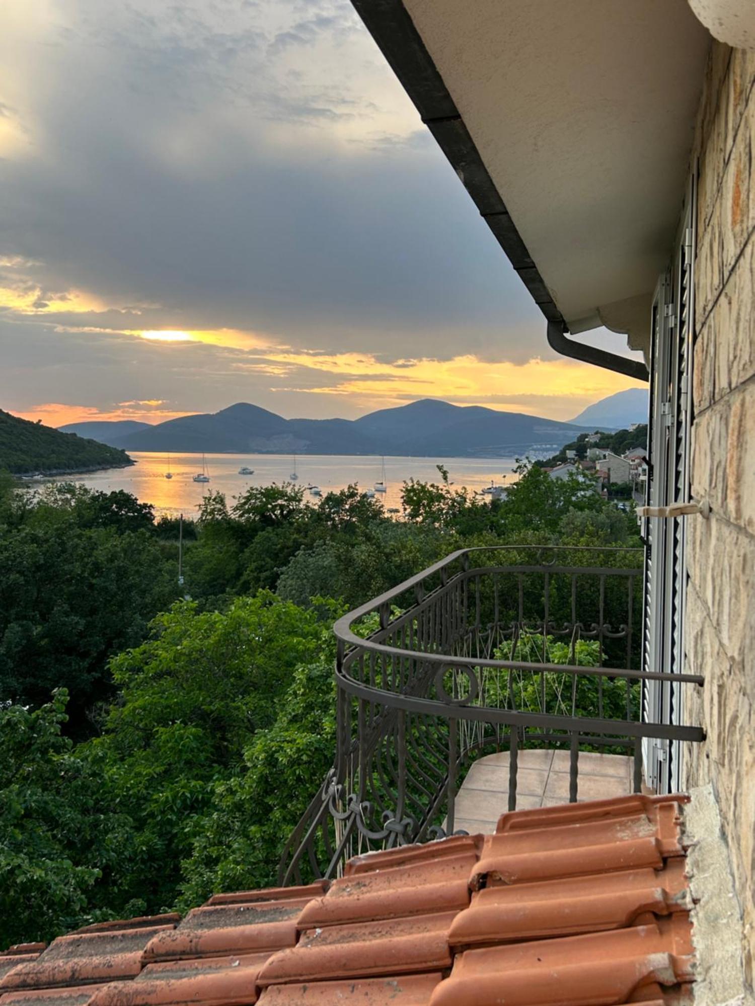Lazarus Bigova Apartments Tivat Exteriér fotografie